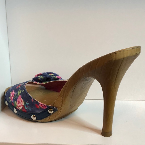 Heels - Picture 3 of 3